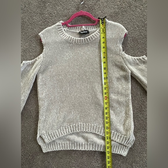 Cutout Sweater - Picture 4 of 5